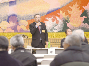 開会あいさつをする深川町長 == 株式会社伝書鳩｜経済の伝書鳩｜北見・網走・オホーツクのフリーペーパー ==