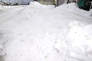 その後の置き雪除雪後の間口(同日) == 株式会社伝書鳩｜経済の伝書鳩｜北見・網走・オホーツクのフリーペーパー ==