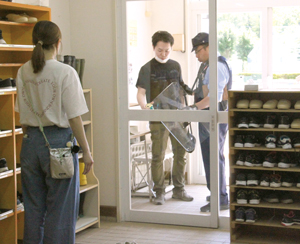 == 株式会社伝書鳩|経済の伝書鳩|北見・網走・オホーツクのフリーペーパー ==