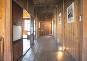 廊下からも歴史が感じられる == 株式会社伝書鳩｜経済の伝書鳩｜北見・網走・オホーツクのフリーペーパー ==