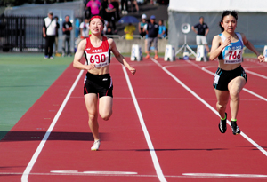 全道高校陸上女子100㍍決勝(左) == 株式会社伝書鳩|経済の伝書鳩|北見・網走・オホーツクのフリーペーパー ==
