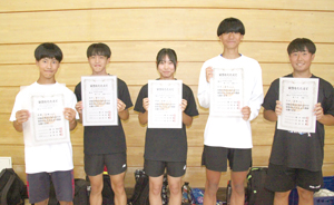 左から髙瀬選手、福井選手、澤瀬選手、松井選手、矢田選手 == 株式会社伝書鳩|経済の伝書鳩|北見・網走・オホーツクのフリーペーパー ==