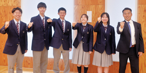 左から髙原さん、前田さん、橋本さん、小田桐さん、上原さん、引率の平子裕教諭 == 株式会社伝書鳩｜経済の伝書鳩｜北見・網走・オホーツクのフリーペーパー ==