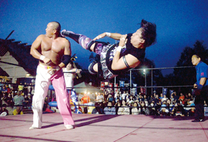 熱戦が繰り広げられた北都プロレス == 株式会社伝書鳩｜経済の伝書鳩｜北見・網走・オホーツクのフリーペーパー ==