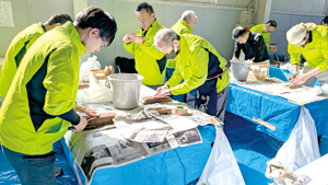 == 株式会社伝書鳩|経済の伝書鳩|北見・網走・オホーツクのフリーペーパー ==