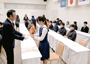 == 株式会社伝書鳩|経済の伝書鳩|北見・網走・オホーツクのフリーペーパー ==