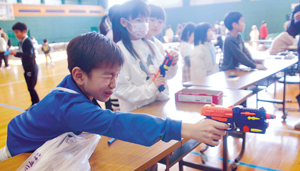 しっかり的を狙って… == 株式会社伝書鳩｜経済の伝書鳩｜北見・網走・オホーツクのフリーペーパー ==