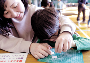 なつかしい型抜き == 株式会社伝書鳩｜経済の伝書鳩｜北見・網走・オホーツクのフリーペーパー ==