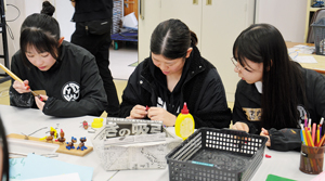 == 株式会社伝書鳩|経済の伝書鳩|北見・網走・オホーツクのフリーペーパー ==