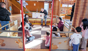 新たにスタートした読み聞かせ == 株式会社伝書鳩|経済の伝書鳩|北見・網走・オホーツクのフリーペーパー ==