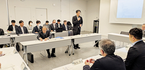 北見市内小中学校 再編・統廃合議論 == 株式会社伝書鳩|経済の伝書鳩|北見・網走・オホーツクのフリーペーパー ==