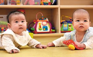 この日参加した2人の赤ちゃん == 株式会社伝書鳩|経済の伝書鳩|北見・網走・オホーツクのフリーペーパー ==