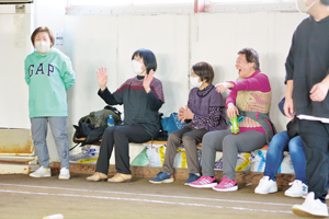 周りのプレーを見ているだけでもこの笑顔 == 株式会社伝書鳩｜経済の伝書鳩｜北見・網走・オホーツクのフリーペーパー ==