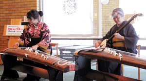 三味線を交え端唄も披露 == 株式会社伝書鳩|経済の伝書鳩|北見・網走・オホーツクのフリーペーパー ==