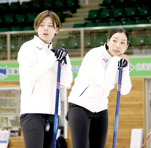 公開練習より近江谷選手(右) == 株式会社伝書鳩｜経済の伝書鳩｜北見・網走・オホーツクのフリーペーパー ==