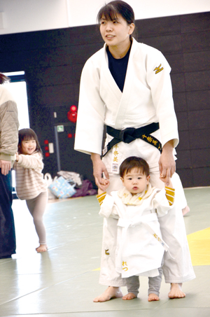 == 株式会社伝書鳩|経済の伝書鳩|北見・網走・オホーツクのフリーペーパー ==