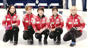 世界選手権の現地で女子日本代表(ロコ・ソラーレ+小穴選手)cJCA == 株式会社伝書鳩｜経済の伝書鳩｜北見・網走・オホーツクのフリーペーパー ==