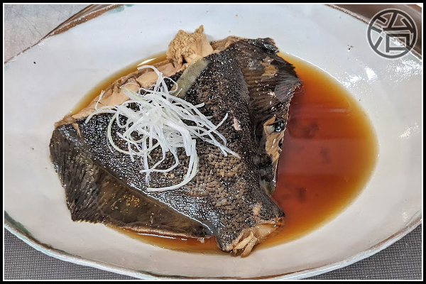 黒頭子持ちカレイの煮付け 【北海道網走市|食べ処・飲み処 治(はる)|居酒屋】黒頭子持ちカレイの煮付け